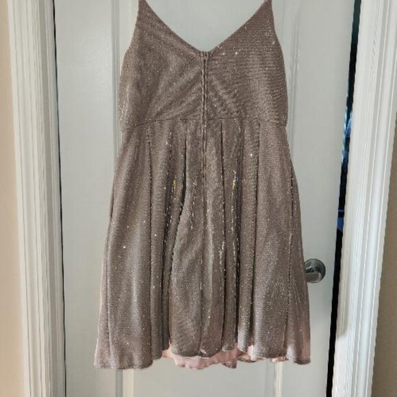 B. Darlin Rose/Pink Shimmer Dress - Picture 2 of 6